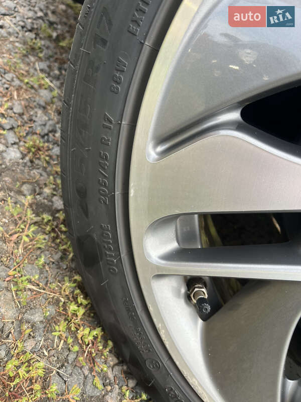 Хэтчбек Renault Zoe 2015 в Львове