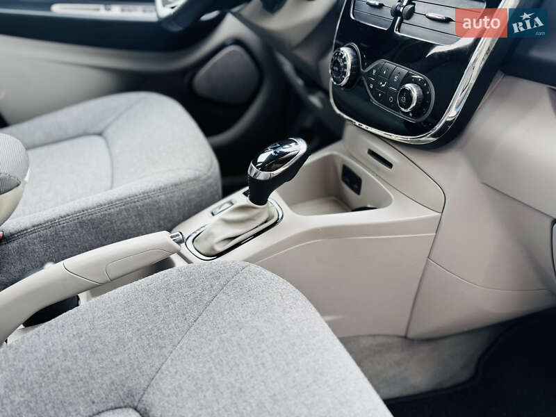 Хетчбек Renault Zoe 2014 в Здолбуніві