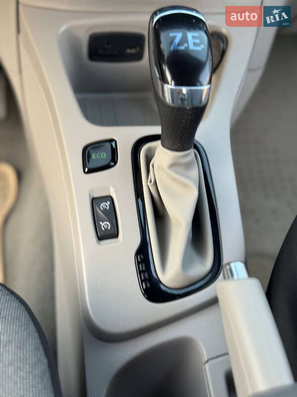 Хетчбек Renault Zoe 2015 в Львові фото 40 Хетчбек Renault Zoe 2015 в Львові