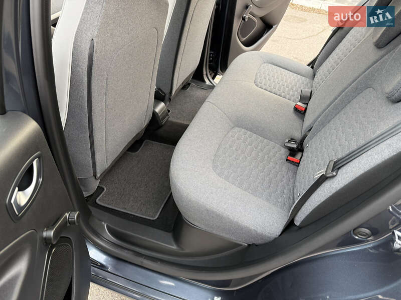 Хетчбек Renault Zoe 2022 в Дніпрі