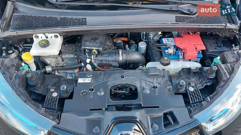 Хетчбек Renault Zoe 2016 в Луцьку