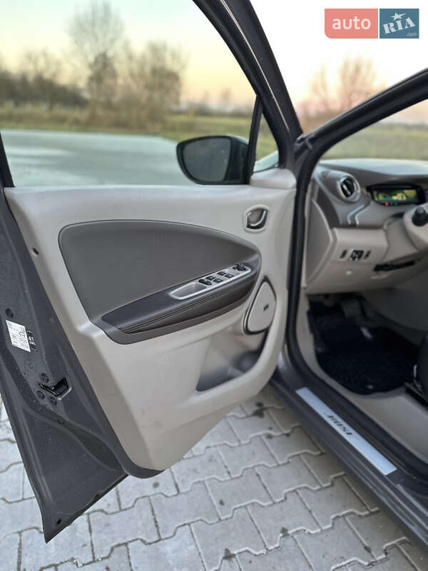 Хэтчбек Renault Zoe 2017 в Львове