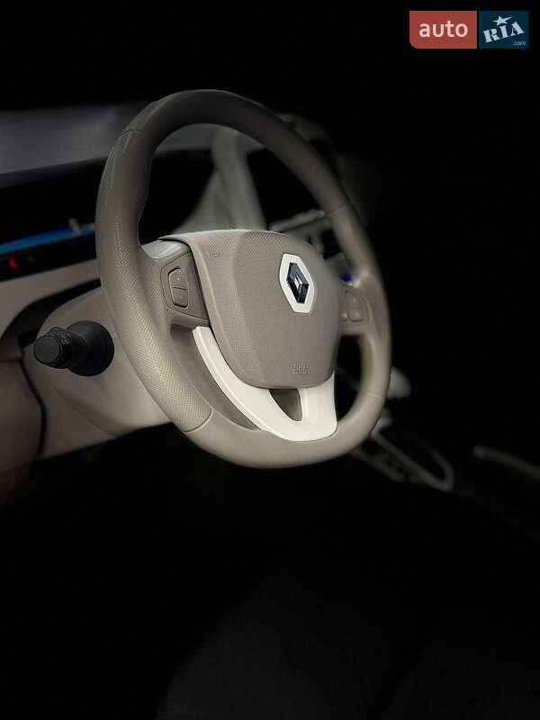 Хэтчбек Renault Zoe 2015 в Коломые фото 13 Хэтчбек Renault Zoe 2015 в Коломые