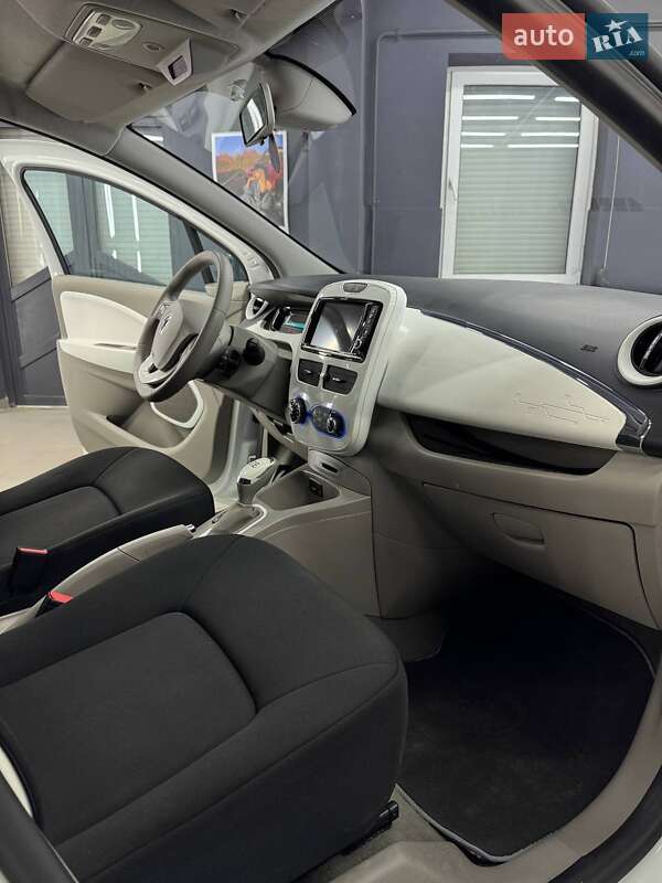 Хэтчбек Renault Zoe 2015 в Коломые фото 19 Хэтчбек Renault Zoe 2015 в Коломые