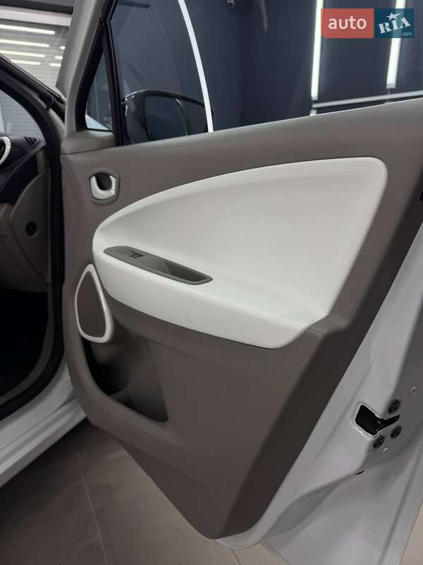 Хэтчбек Renault Zoe 2015 в Коломые фото 20 Хэтчбек Renault Zoe 2015 в Коломые