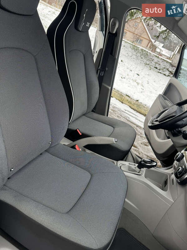 Хетчбек Renault Zoe 2014 в Радивиліві