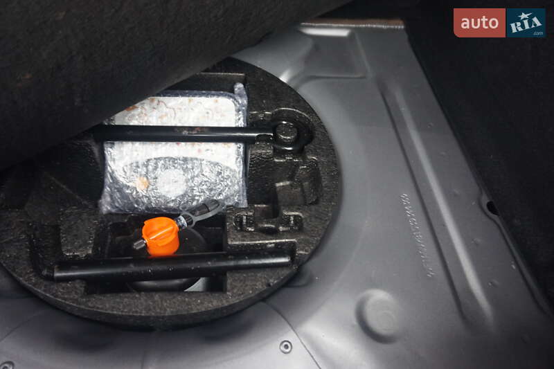 Хэтчбек Renault Zoe 2015 в Самборе