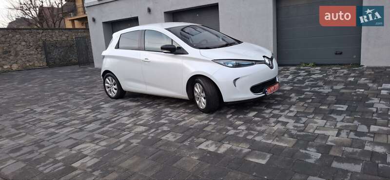 Хэтчбек Renault Zoe 2015 в Остроге