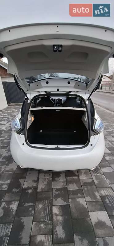 Хэтчбек Renault Zoe 2015 в Остроге