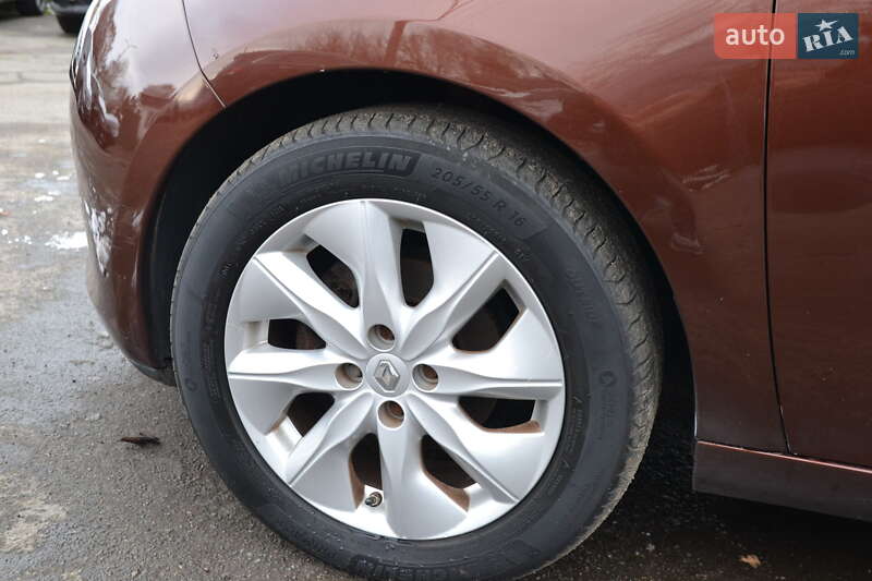 Хэтчбек Renault Zoe 2015 в Луцке фото 40 Хэтчбек Renault Zoe 2015 в Луцке