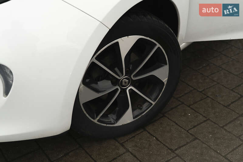 Хетчбек Renault Zoe 2017 в Ужгороді