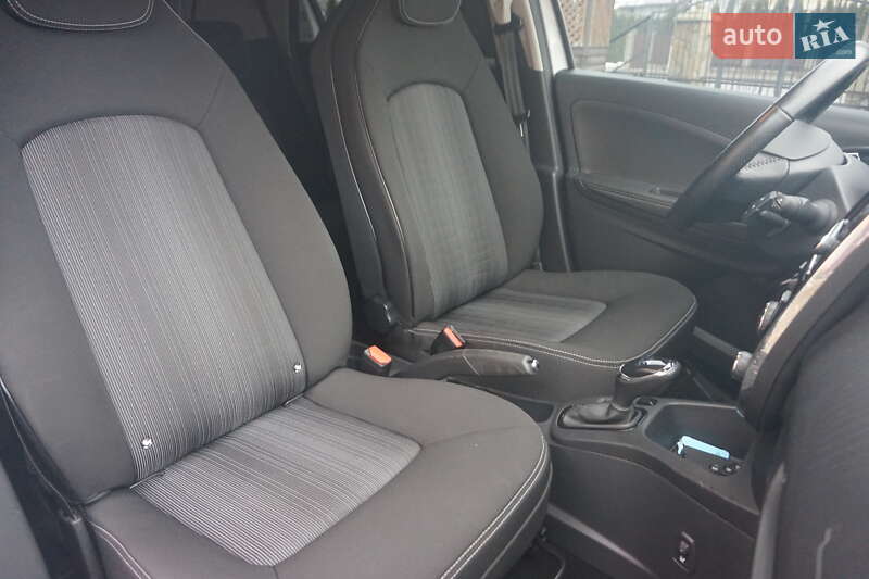 Хэтчбек Renault Zoe 2018 в Самборе