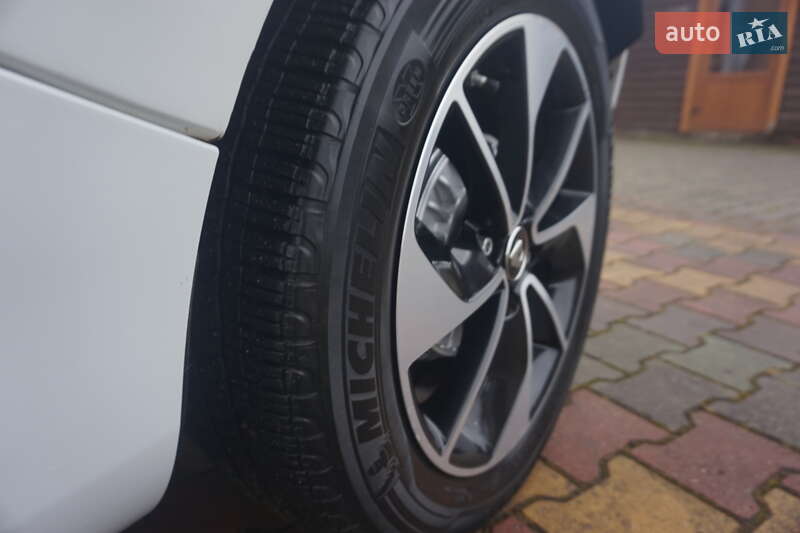 Хэтчбек Renault Zoe 2018 в Самборе