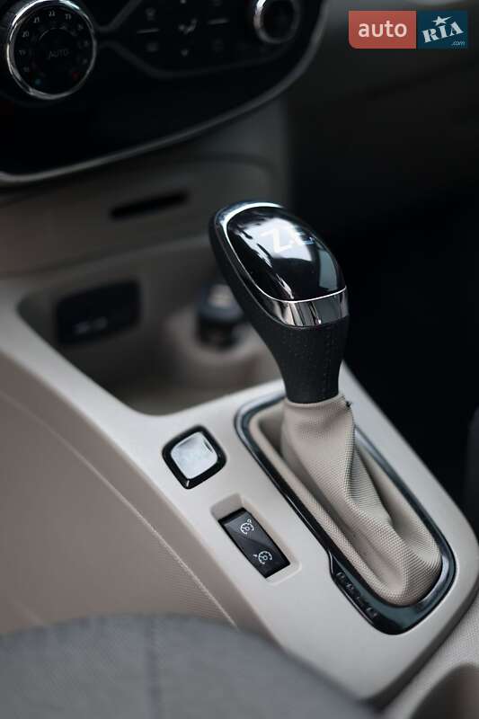 Хэтчбек Renault Zoe 2013 в Ровно