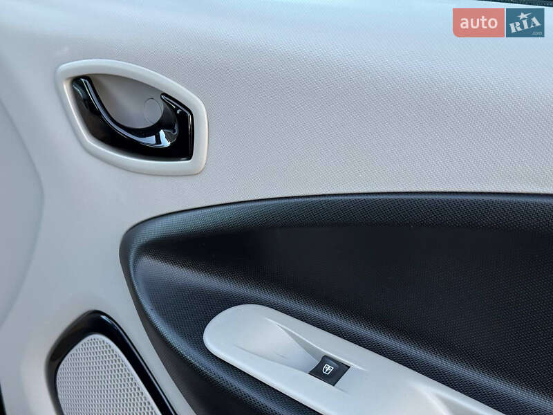 Хетчбек Renault Zoe 2014 в Стрию фото 32 Хетчбек Renault Zoe 2014 в Стрию