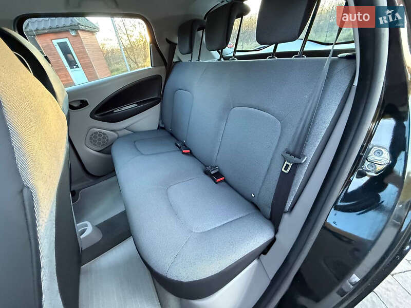 Хетчбек Renault Zoe 2014 в Стрию фото 40 Хетчбек Renault Zoe 2014 в Стрию