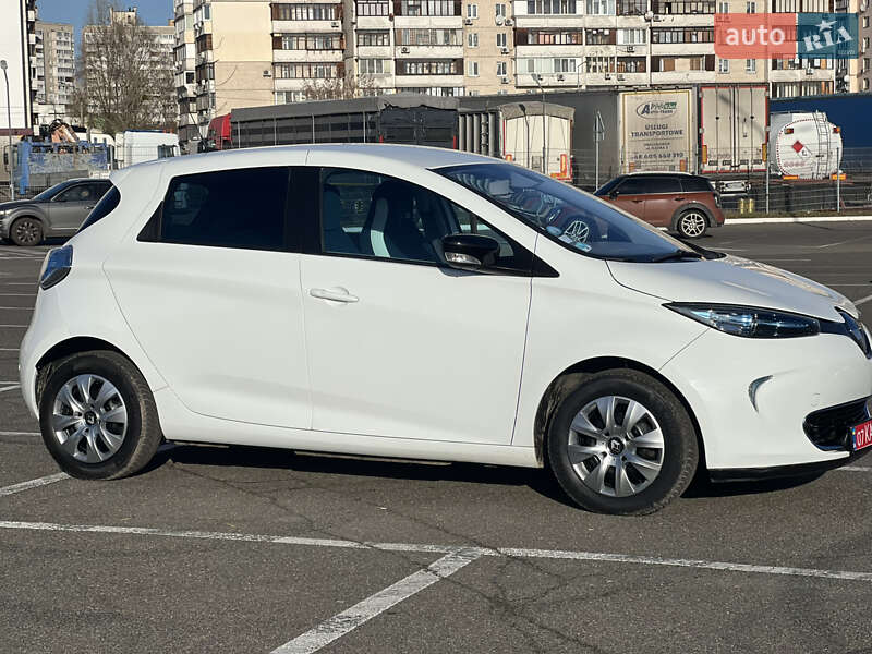 Хэтчбек Renault Zoe 2014 в Киеве фото 16 Хэтчбек Renault Zoe 2014 в Киеве