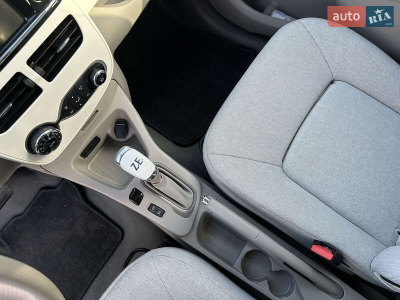 Хэтчбек Renault Zoe 2019 в Киеве фото 24 Хэтчбек Renault Zoe 2019 в Киеве