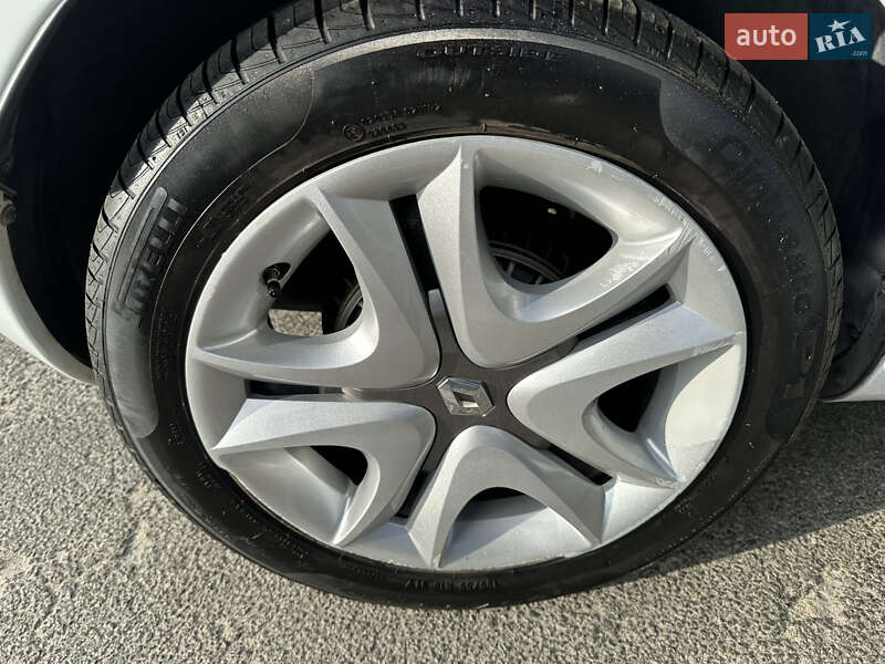 Хэтчбек Renault Zoe 2019 в Киеве фото 32 Хэтчбек Renault Zoe 2019 в Киеве