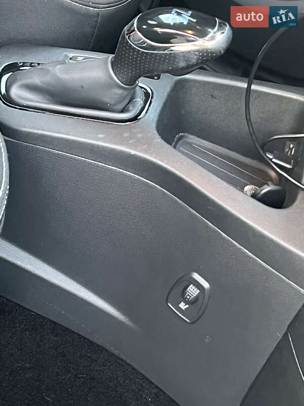 Хэтчбек Renault Zoe 2017 в Киеве