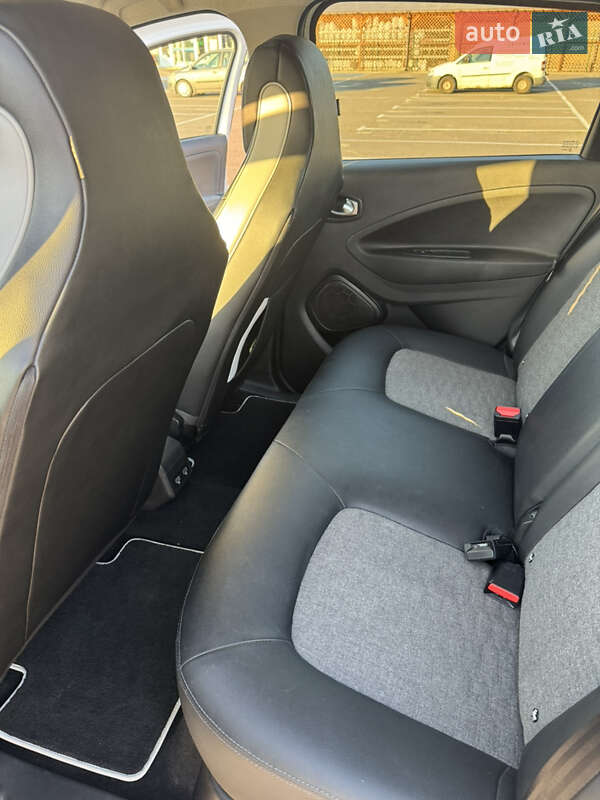 Хэтчбек Renault Zoe 2020 в Пустомытах