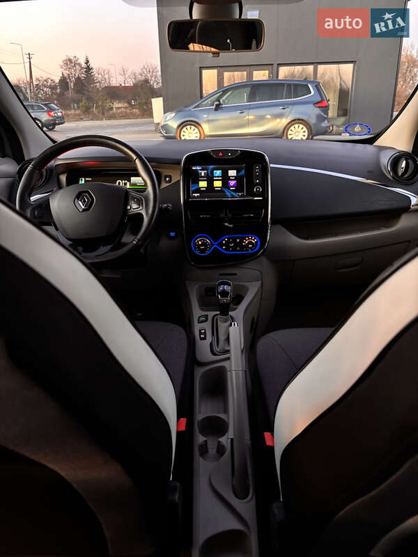 Хэтчбек Renault Zoe 2016 в Львове
