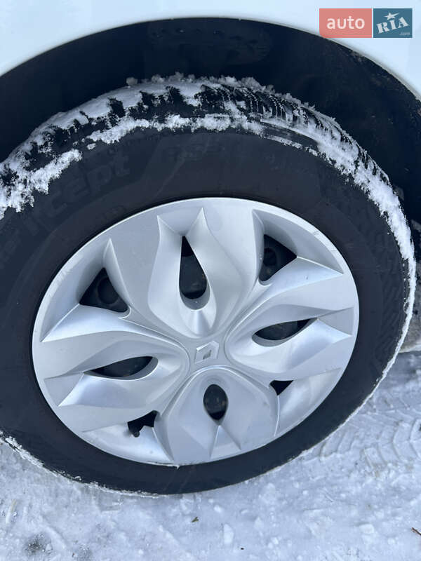 Хэтчбек Renault Zoe 2013 в Дубно