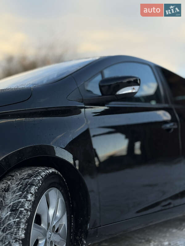 Хетчбек Renault Zoe 2014 в Дубні