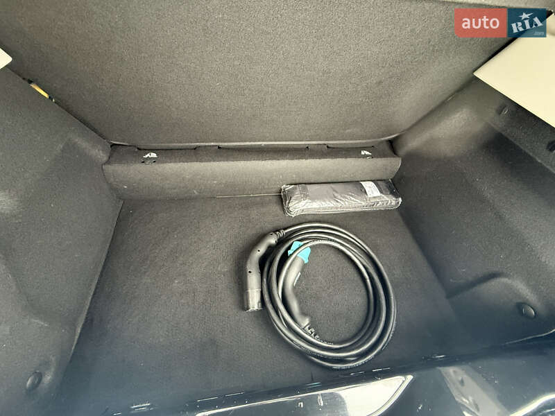 Хэтчбек Renault Zoe 2017 в Ужгороде