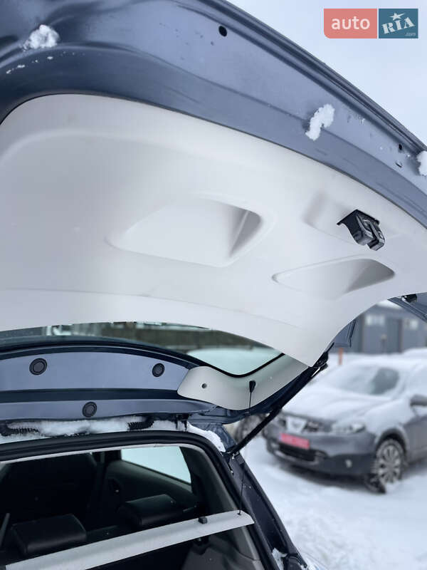 Хэтчбек Renault Zoe 2017 в Хмельницком