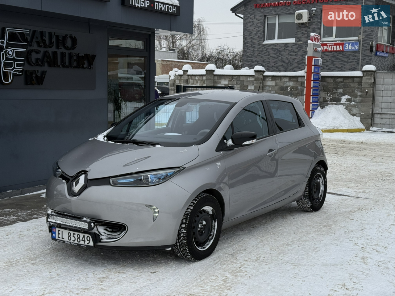 Свіжопригнаний автомобіль!
Вже на реєстрації!
Все по авто працює,запас ходу взимку 110-120 км!
Хороший візуальний та технічний стан авто!