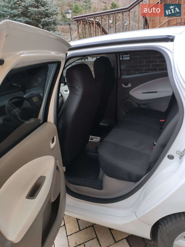 Хэтчбек Renault Zoe 2018 в Ворзеле