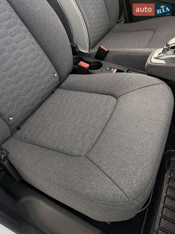 Хэтчбек Renault Zoe 2023 в Ровно фото 12 Хэтчбек Renault Zoe 2023 в Ровно