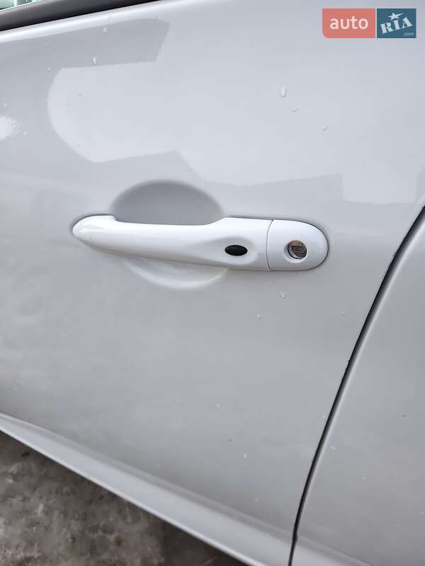 Хэтчбек Renault Zoe 2016 в Львове