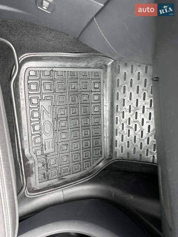 Хэтчбек Renault Zoe 2018 в Одессе фото 21 Хэтчбек Renault Zoe 2018 в Одессе