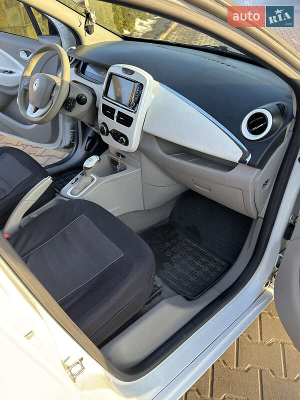 Хэтчбек Renault Zoe 2016 в Черновцах