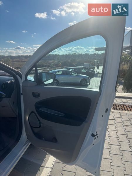 Хэтчбек Renault Zoe 2016 в Хмельницком