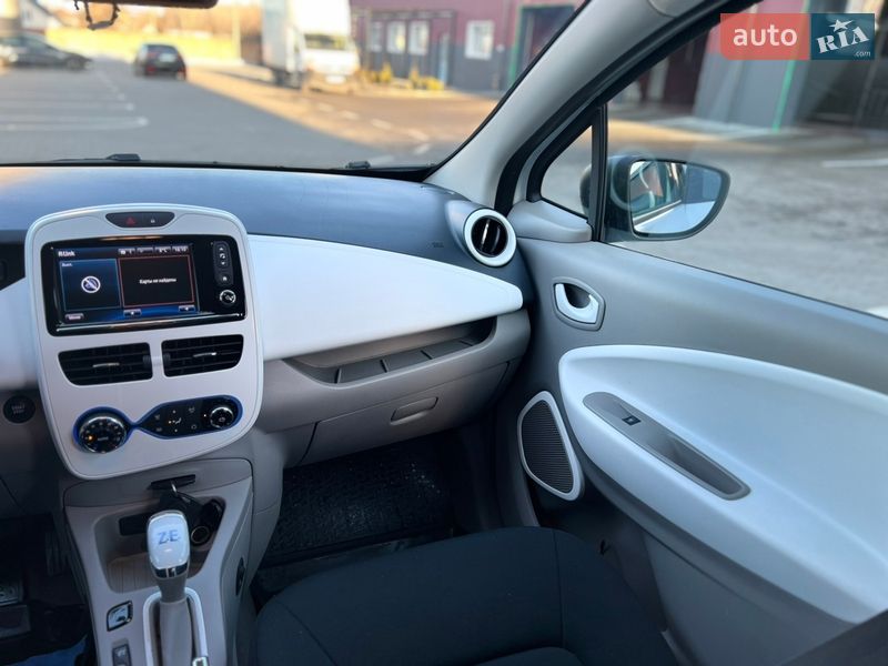 Хэтчбек Renault Zoe 2018 в Дубно