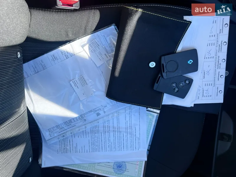 Хэтчбек Renault Zoe 2017 в Кропивницком документ