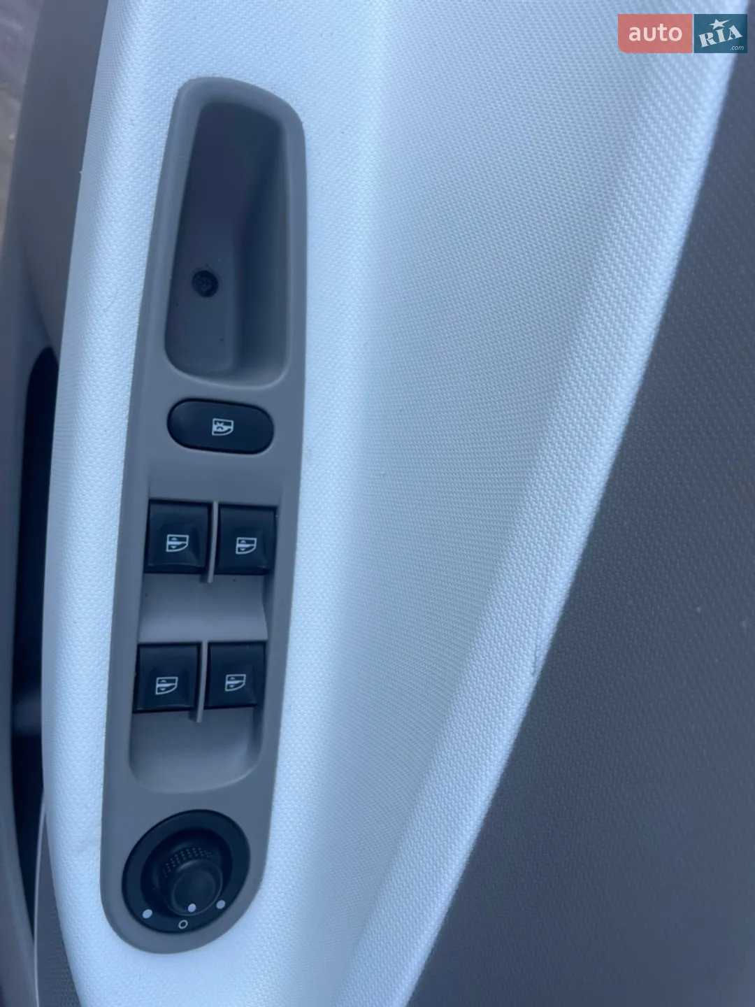 2018 Renault ZOE - мініатюра 20
