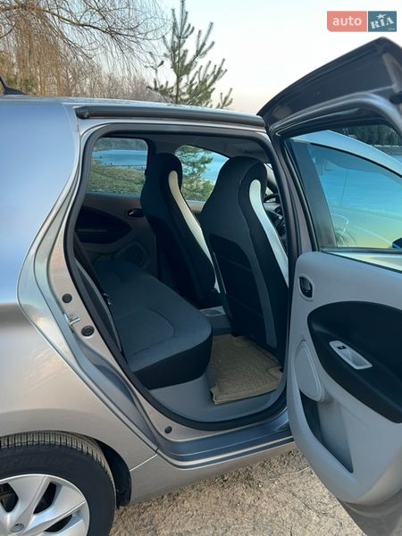 Хэтчбек Renault Zoe 2015 в Ивано-Франковске