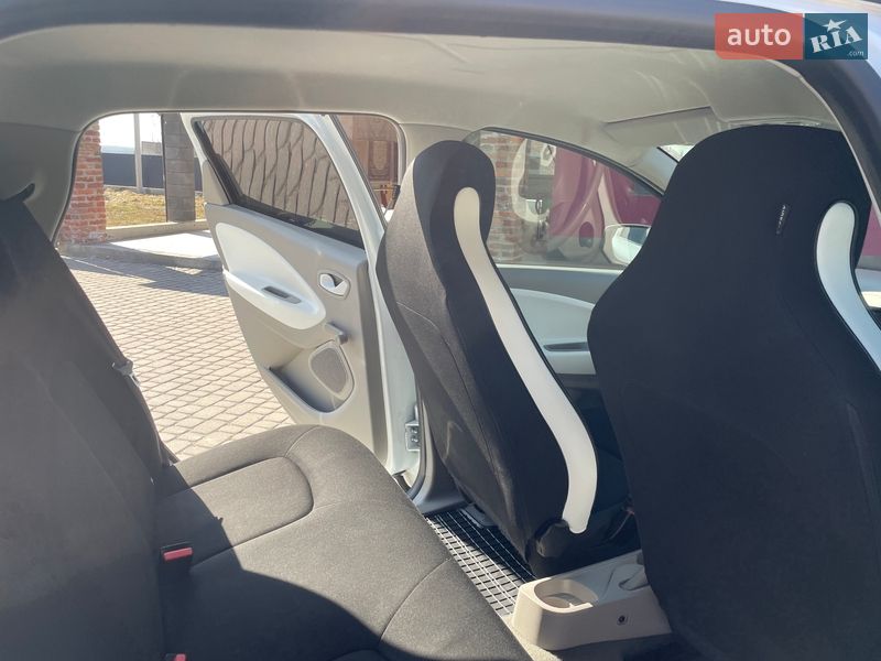 Хэтчбек Renault Zoe 2016 в Львове