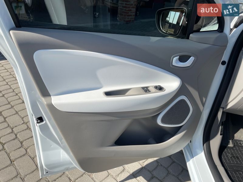 Хэтчбек Renault Zoe 2016 в Львове