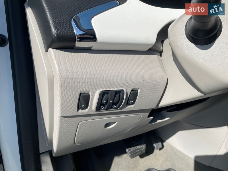 Хэтчбек Renault Zoe 2016 в Львове