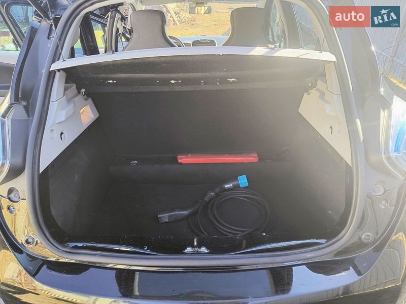 Хэтчбек Renault Zoe 2015 в Киеве