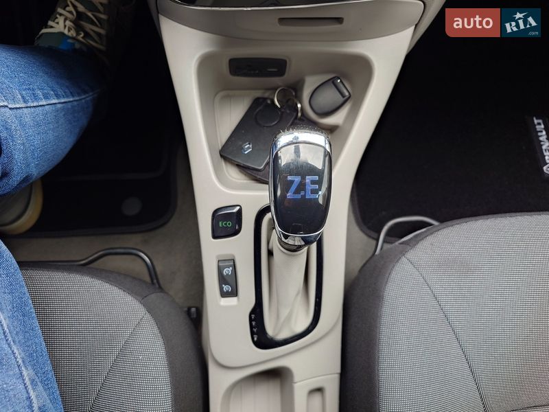 Хэтчбек Renault Zoe 2016 в Самборе