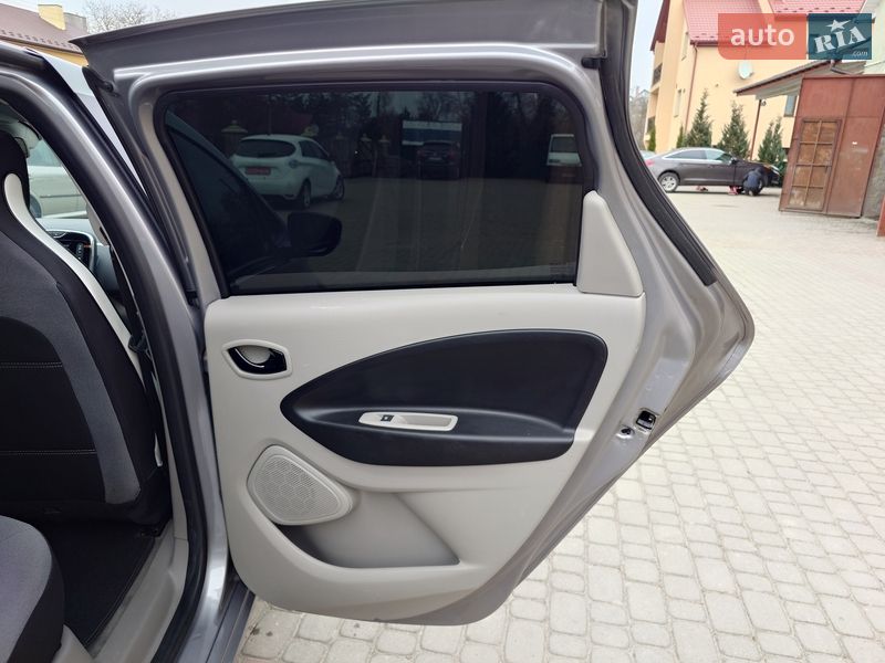 Хэтчбек Renault Zoe 2016 в Самборе