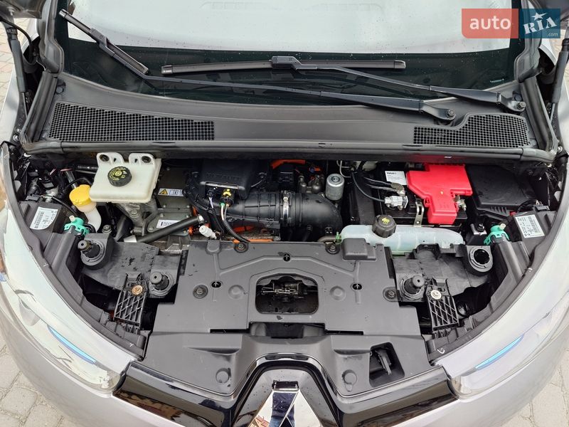 Хэтчбек Renault Zoe 2016 в Самборе