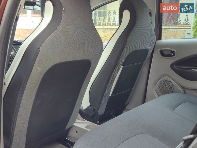 Хэтчбек Renault Zoe 2015 в Золочеве фото 23 Хэтчбек Renault Zoe 2015 в Золочеве