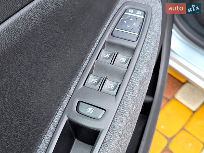 Хэтчбек Renault Zoe 2022 в Киеве фото 17 Хэтчбек Renault Zoe 2022 в Киеве